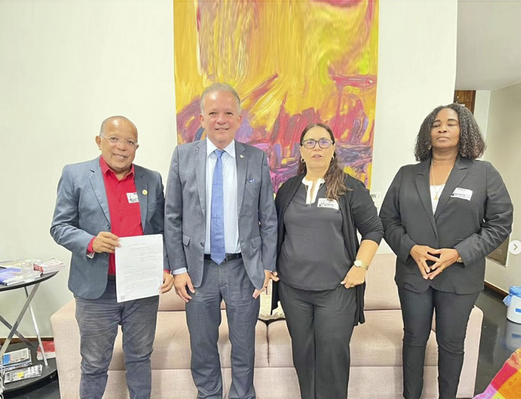 A luta para regulamentar a profissão de gari e margarida segue no país; conheça mais do projeto